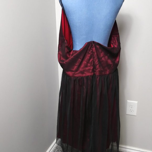 Red/Black Halter evening Gown - Picture 2 of 2